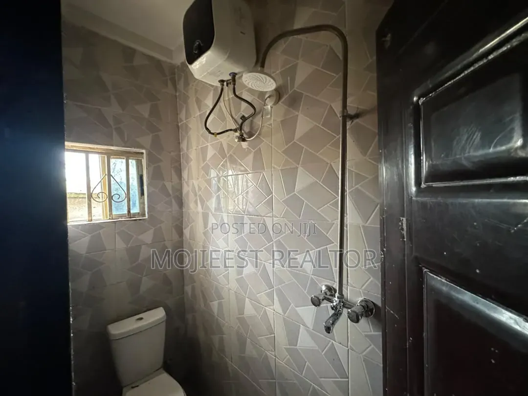 3bdrm Duplex in Millennium Shelter, Lugbe District for sale in Lugbe District