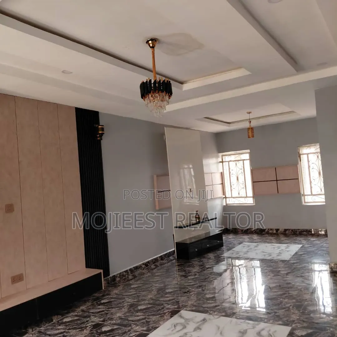 3bdrm Duplex in Millennium Shelter, Lugbe District for sale in Lugbe District