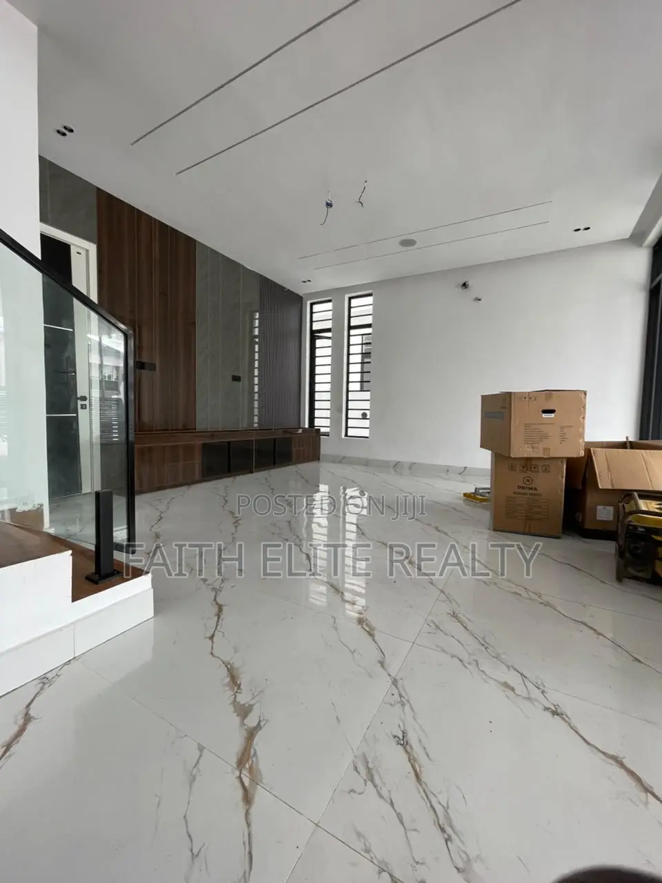 5bdrm House in Chevron for sale in Chevron