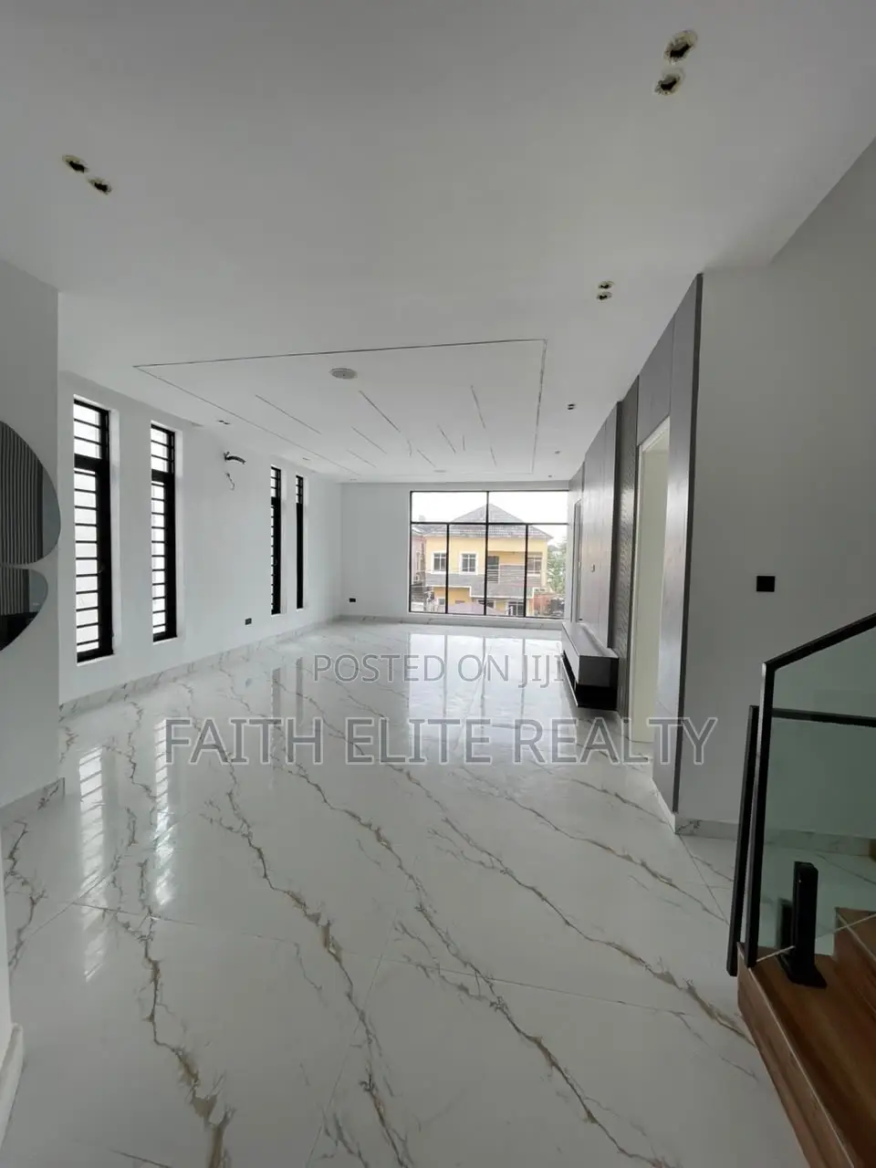 5bdrm House in Chevron for sale in Chevron