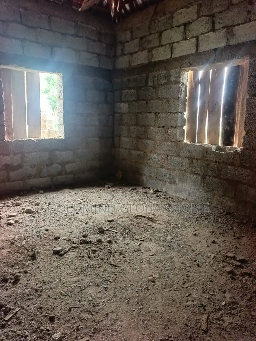 5bdrm Duplex in Lugbe District. for sale in Sabon Lugbe