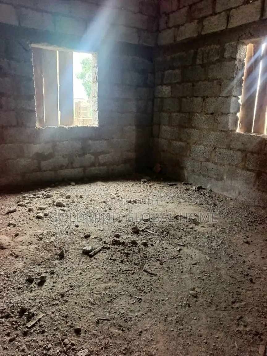 5bdrm Duplex in Lugbe District. for sale in Sabon Lugbe