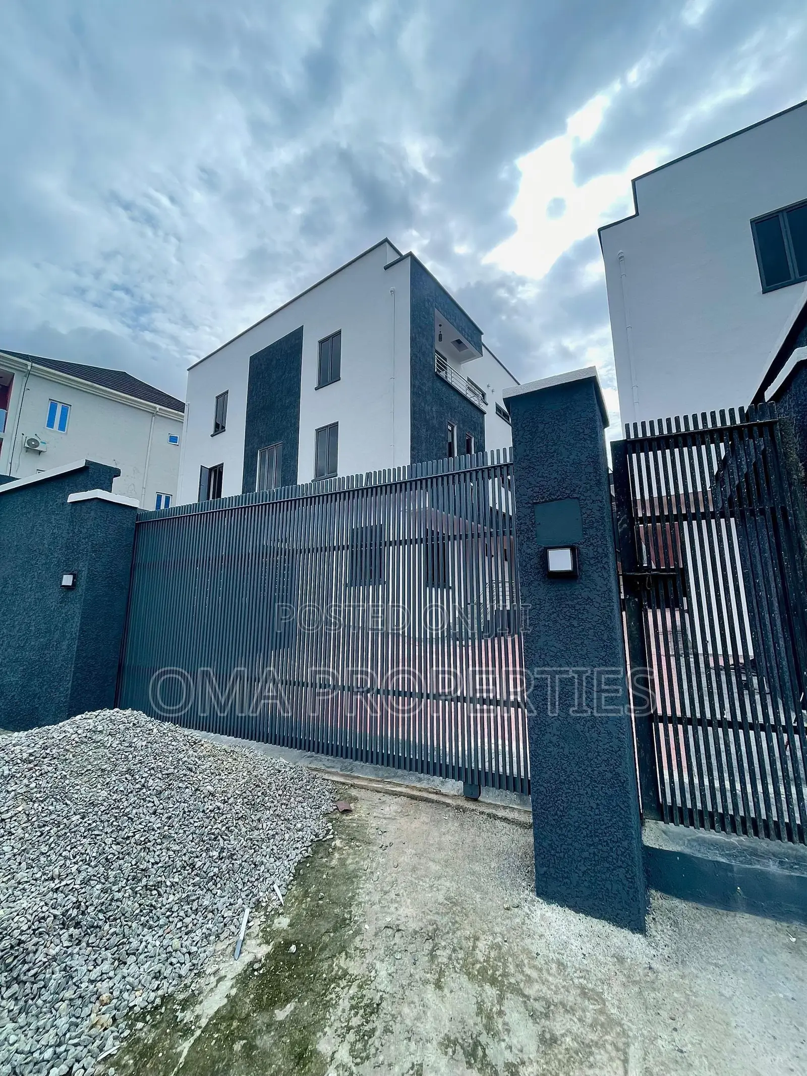 Furnished 4bdrm House in Ikeja GRA for sale in Ikeja GRA