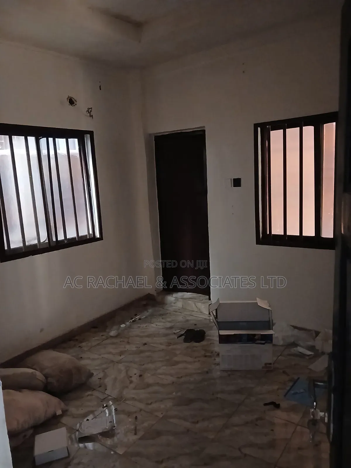 7bdrm House for Storage and Office Space in Ago Palace
