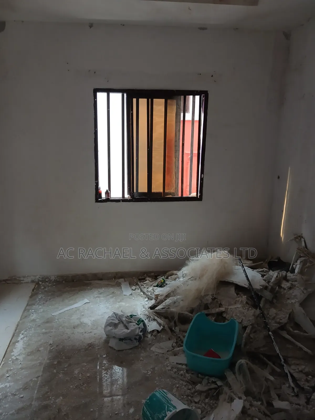 7bdrm House for Storage and Office Space in Ago Palace