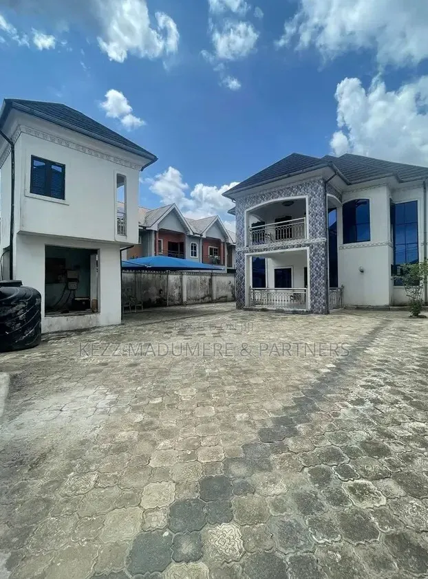 5bdrm Duplex in Gated Estate for sale in Rumuduru