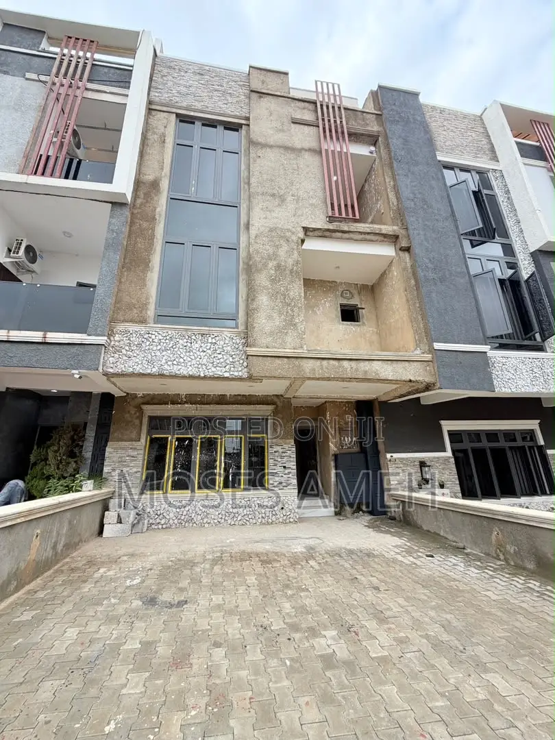 4bdrm Townhouse/Terrace in Wuye for sale in Wuye