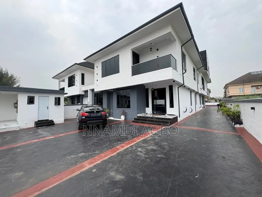 6bdrm Duplex in Off Lekki-Epe Expressway for sale in Off Lekki-Epe Expressway