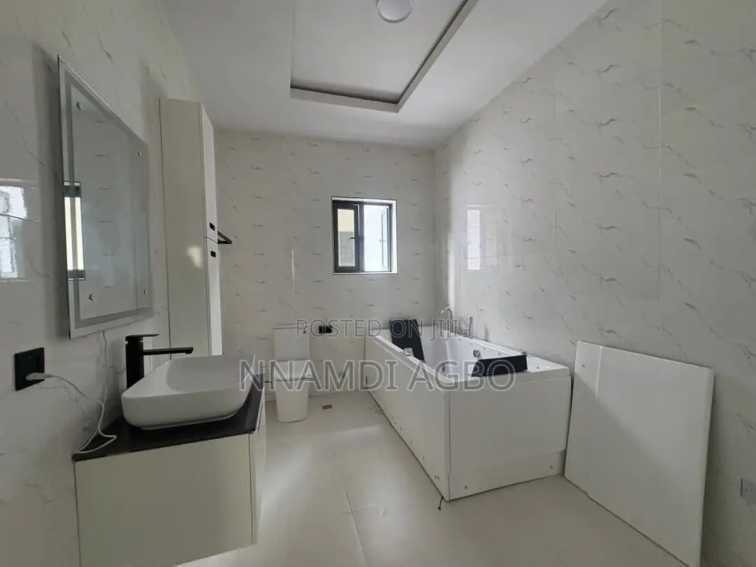 6bdrm Duplex in Off Lekki-Epe Expressway for sale in Off Lekki-Epe Expressway