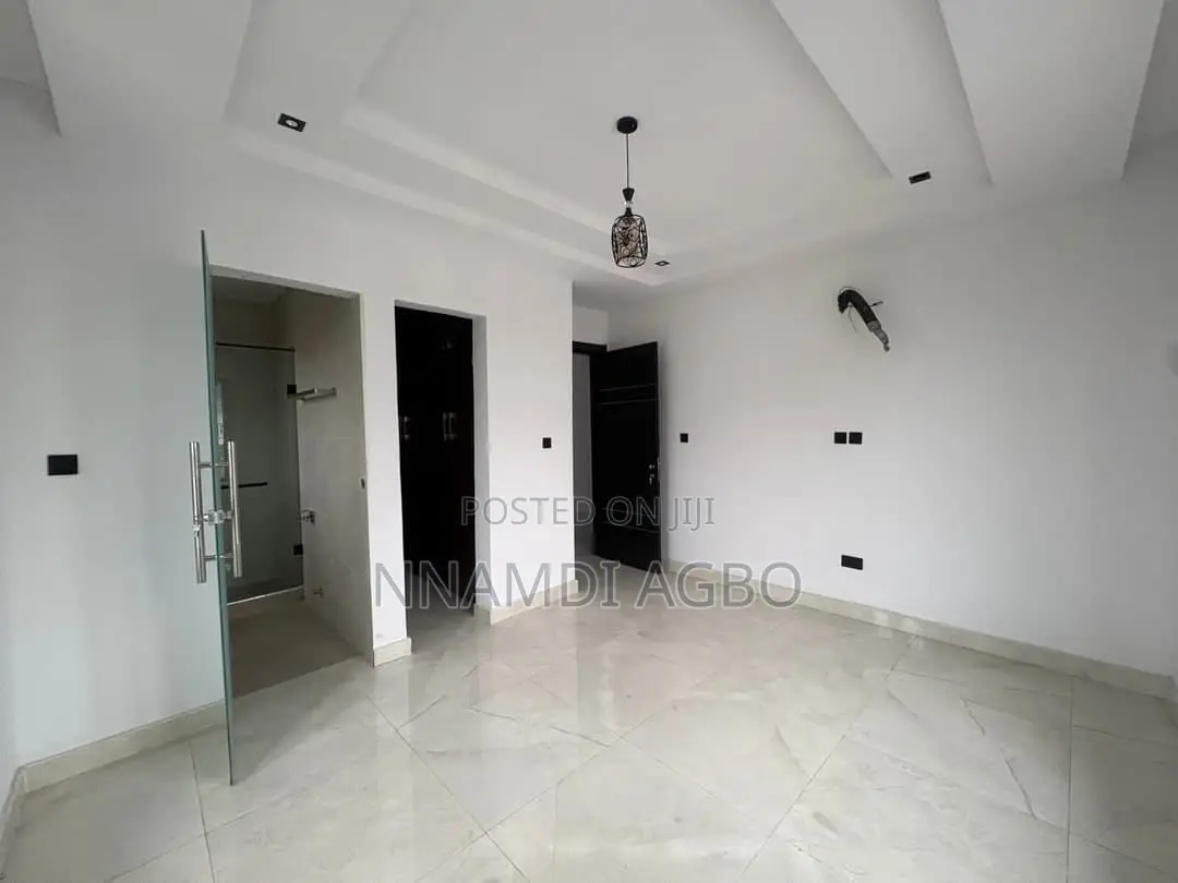 6bdrm Duplex in Off Lekki-Epe Expressway for sale in Off Lekki-Epe Expressway