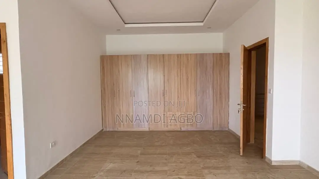 5bdrm Duplex in Off Lekki-Epe Expressway for sale in Off Lekki-Epe Expressway