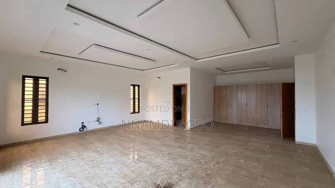 5bdrm Duplex in Off Lekki-Epe Expressway for sale in Off Lekki-Epe Expressway