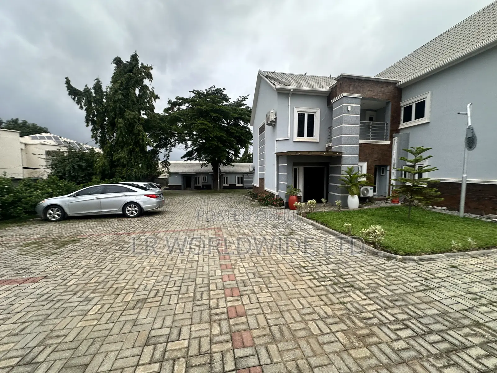 1600sqm Residential Land in Wuye by Family Worship in Wuye
