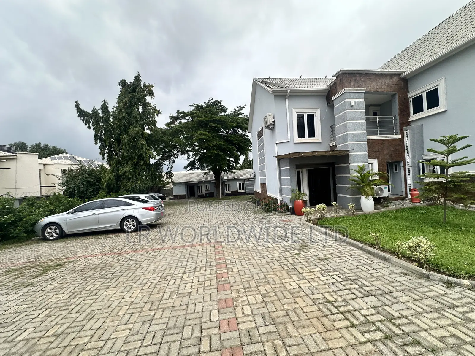 1600sqm Residential Land in Wuye by Family Worship in Wuye