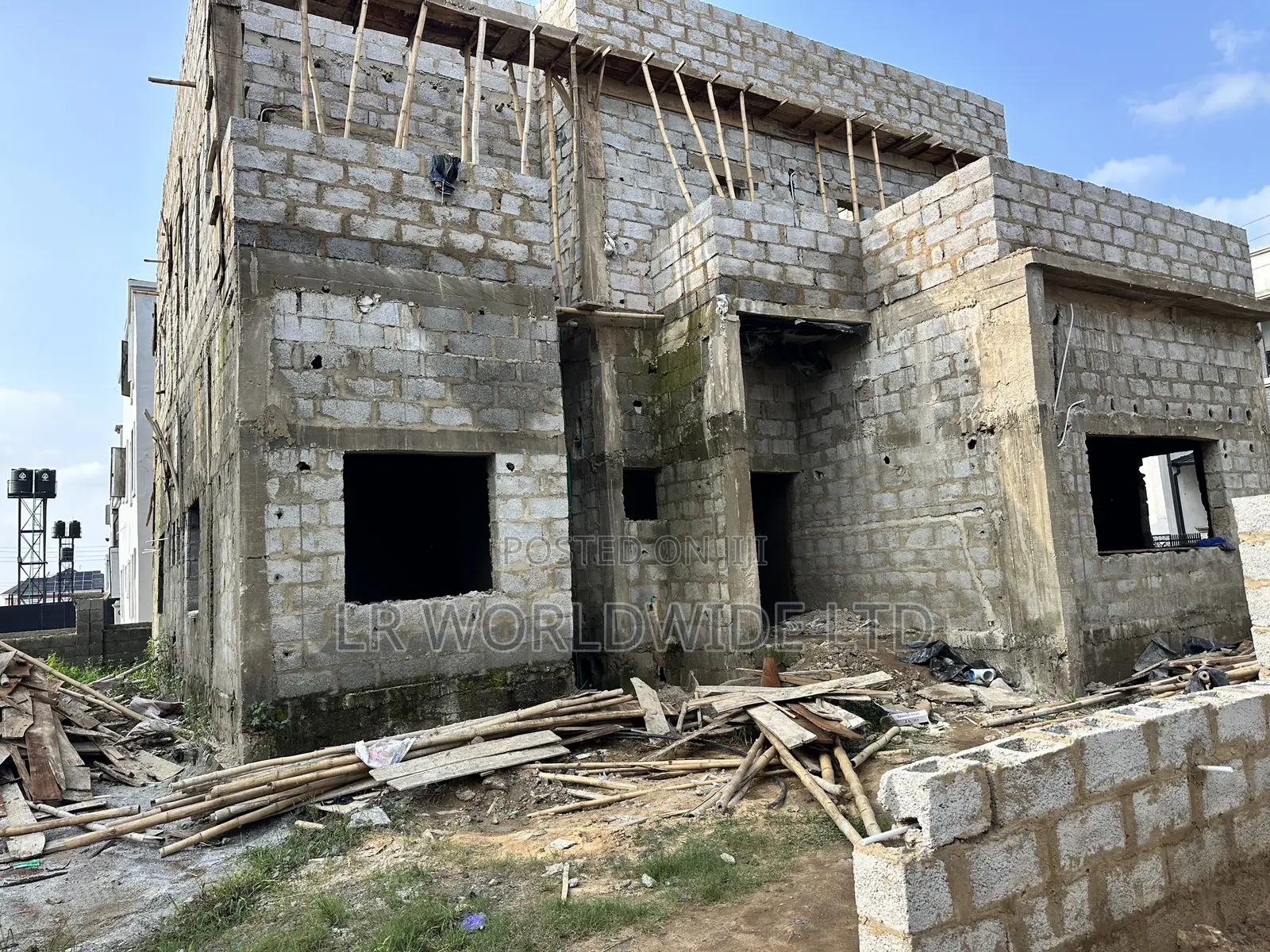 6bdrm Duplex in Lugbe District for sale in Lugbe District