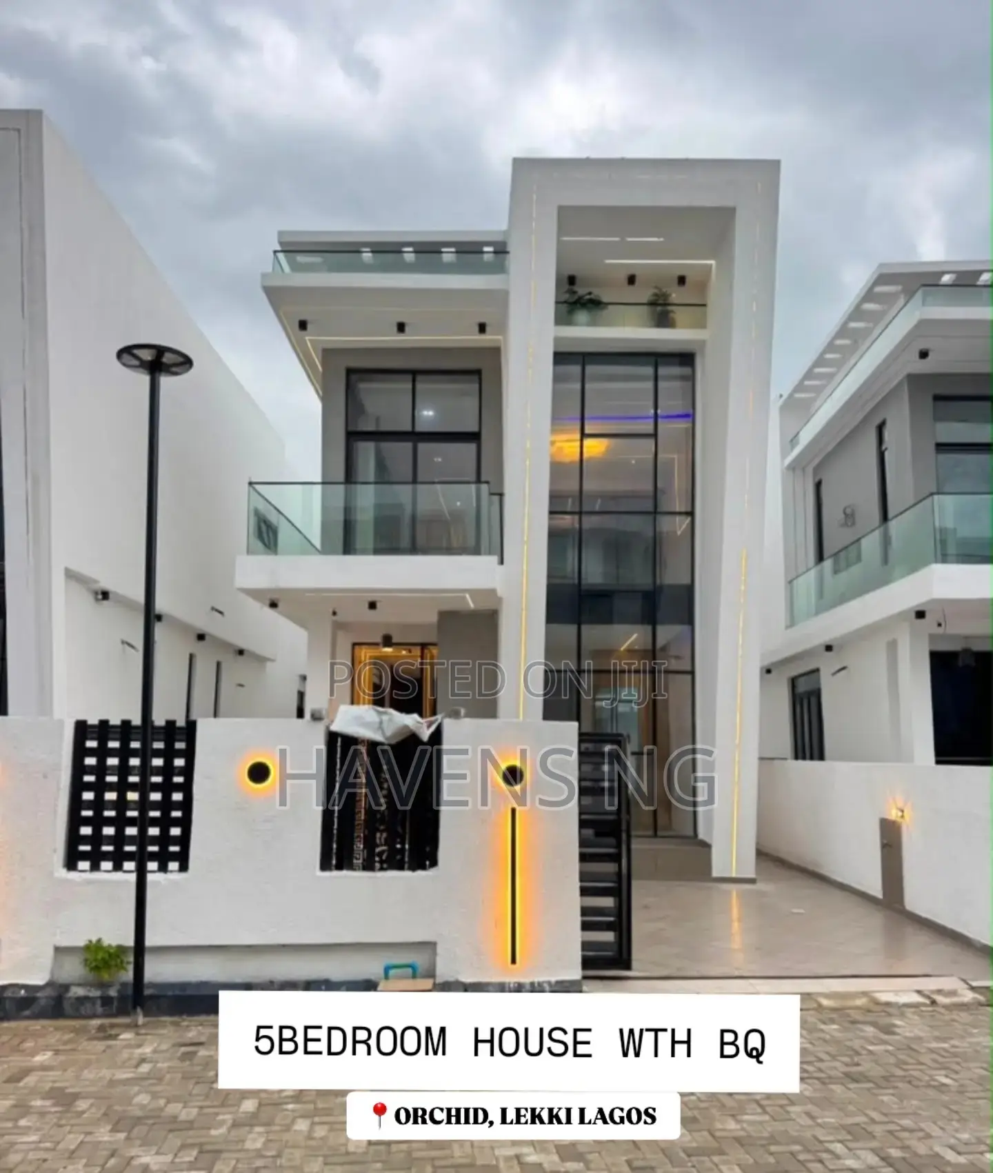 5bdrm Duplex in Lekki Phase 2 for sale in Lekki Phase 2