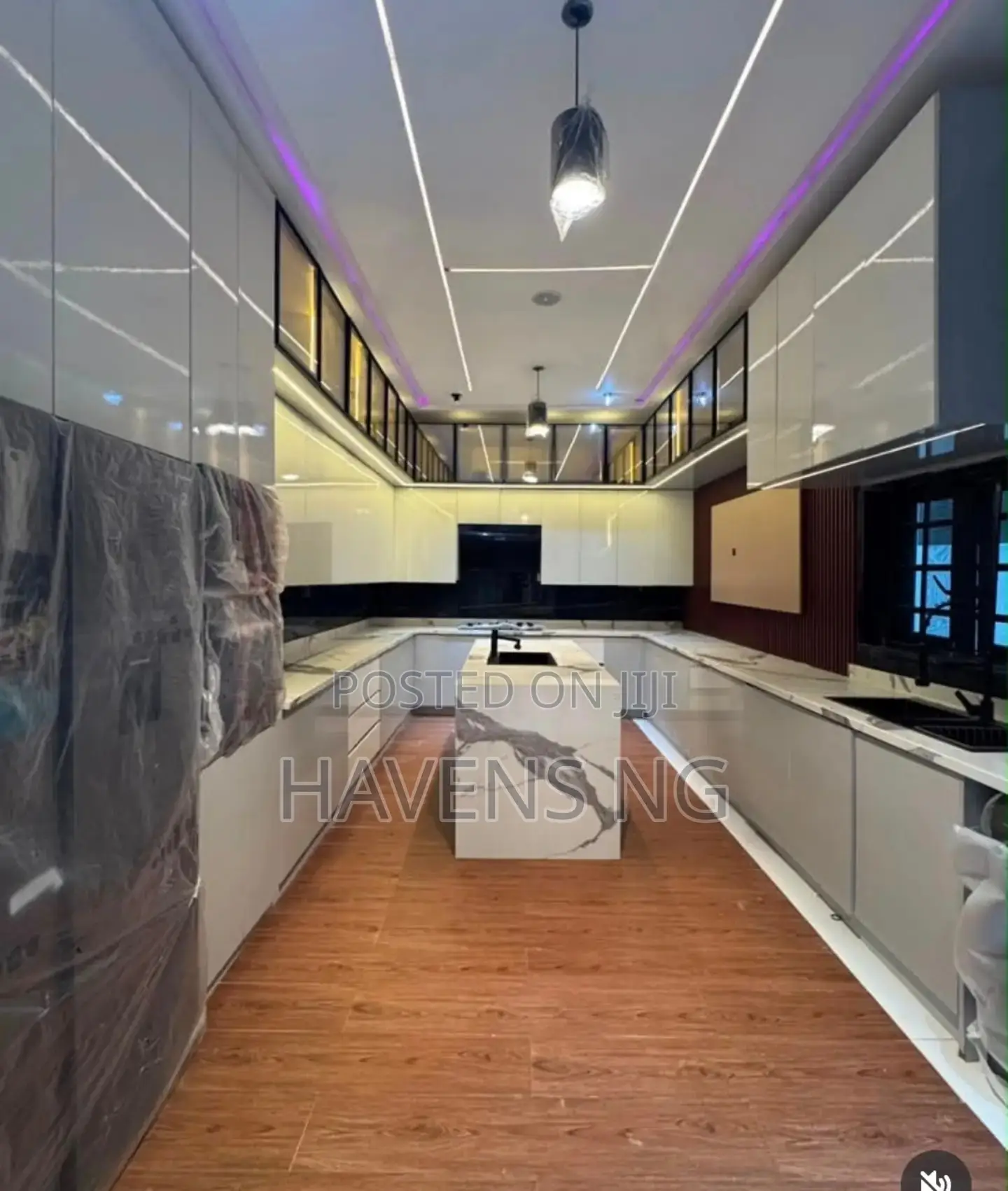 5bdrm Duplex in Lekki Phase 2 for sale in Lekki Phase 2