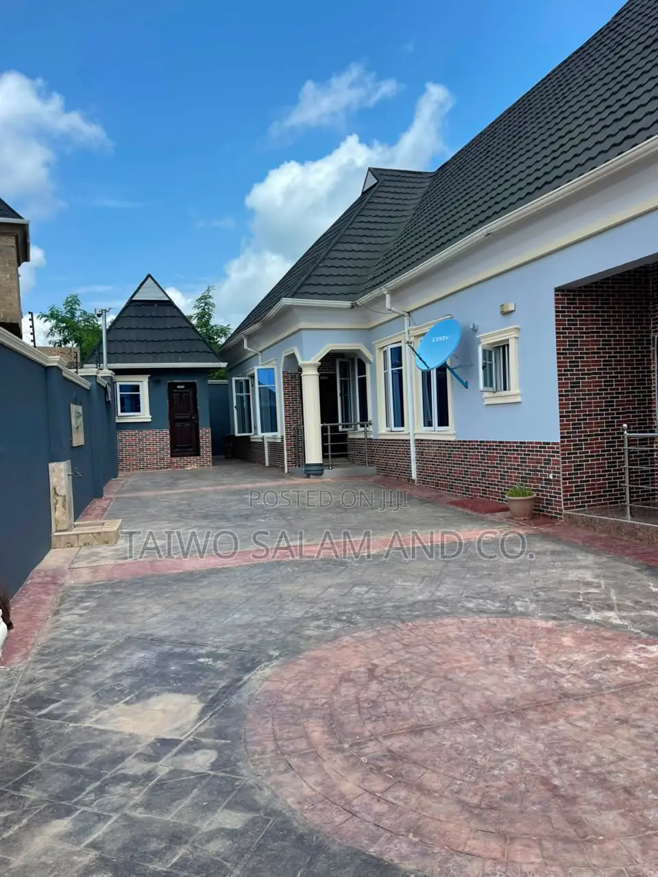 3bdrm Block of Flats in Akala Express for sale in Akala Express
