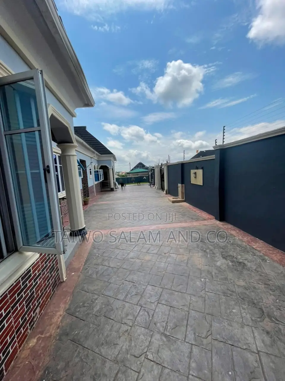 3bdrm Block of Flats in Akala Express for sale in Akala Express