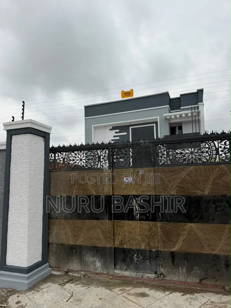 3bdrm Duplex in Apple Street, Akala Express for sale in Akala Express