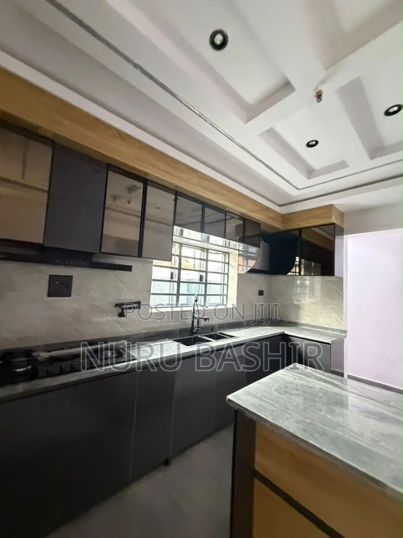 3bdrm Duplex in Apple Street, Akala Express for sale in Akala Express