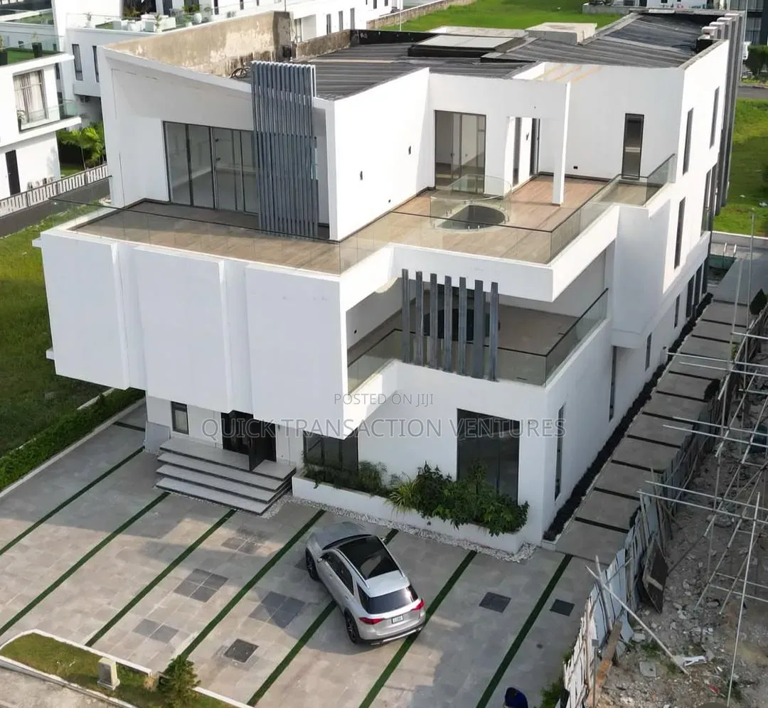 5bdrm Duplex in Cowrie Creek Estate, Ikate for sale in Ikate