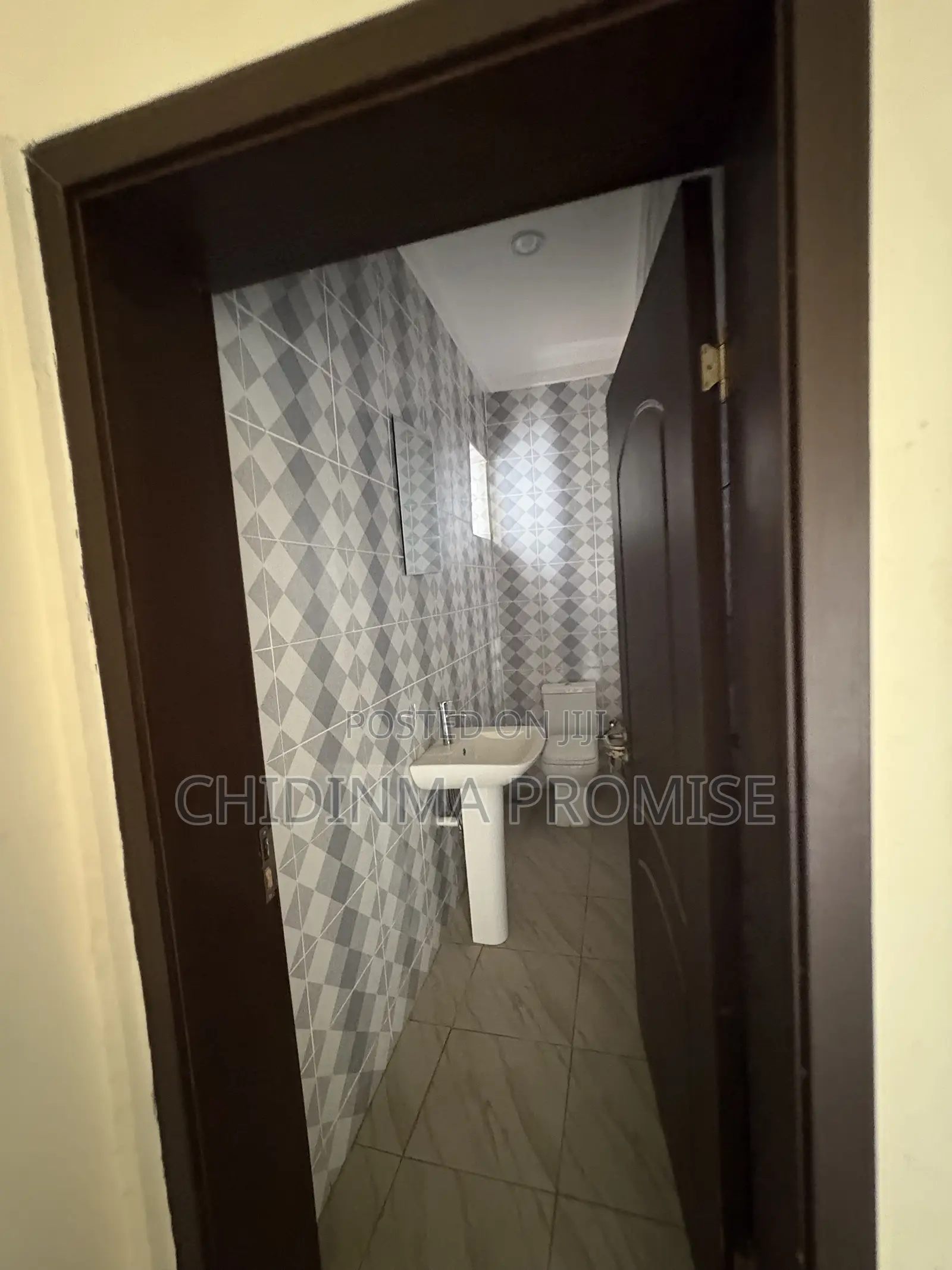 5bdrm Duplex in Mpape Hills, Maitama for sale in Maitama