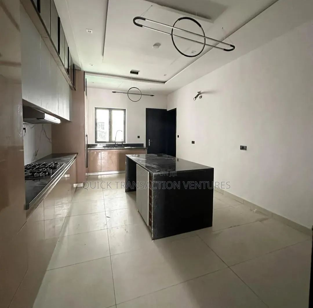 5bdrm Duplex in Cowrie Creek Estate, Ikate for sale in Ikate