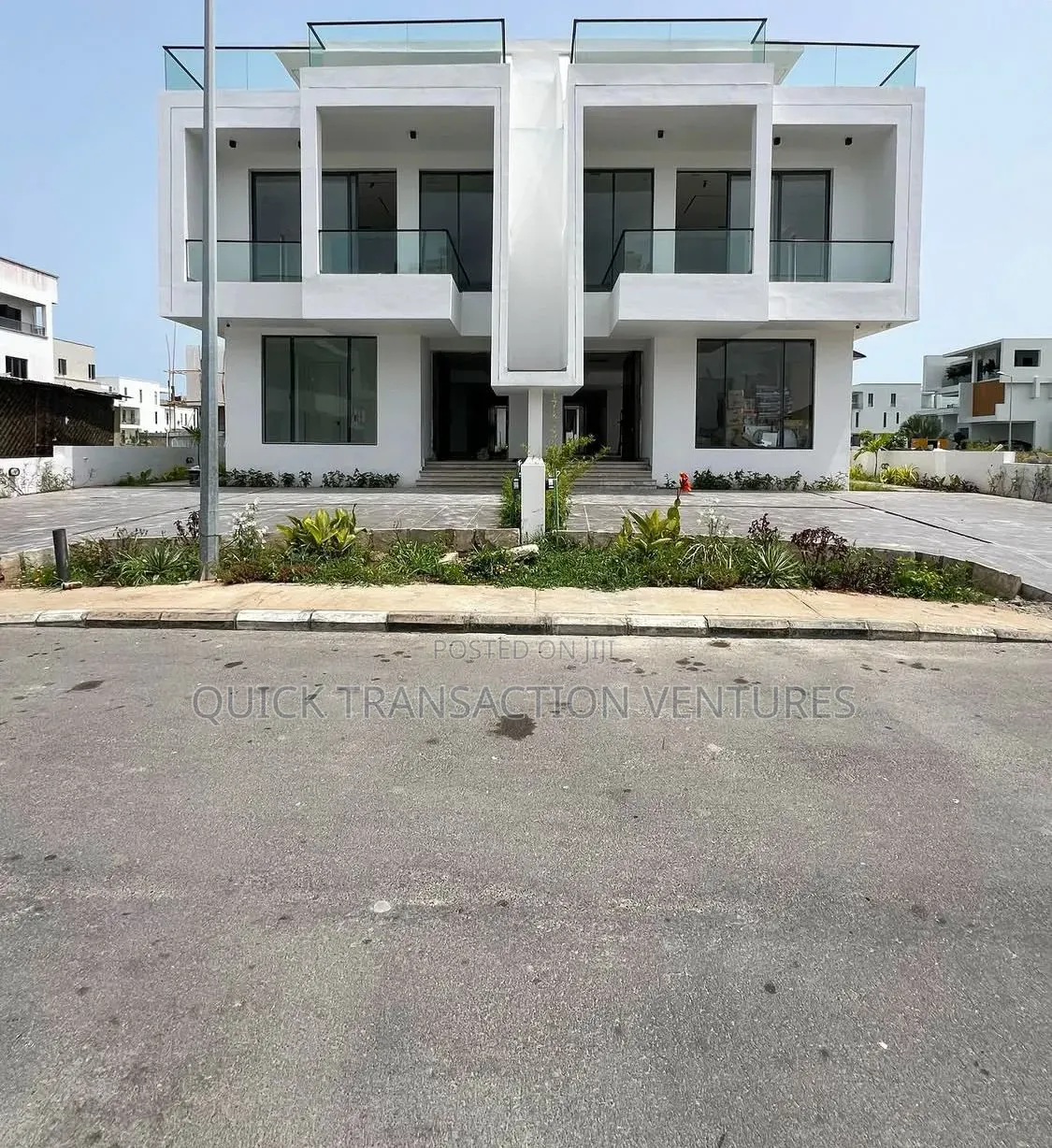 5bdrm Duplex in Cowrie Creek Estate, Ikate for sale in Ikate