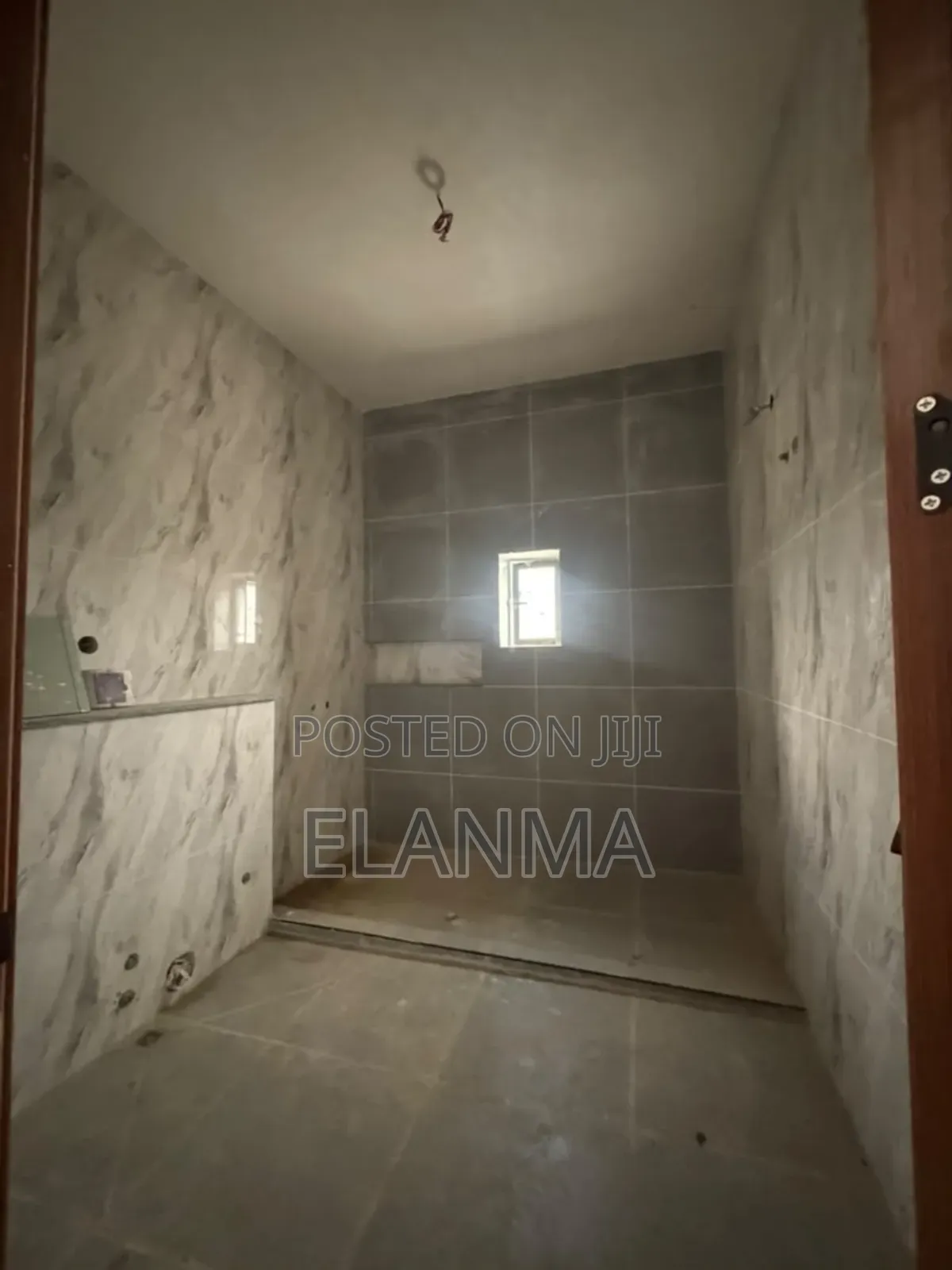3bdrm Apartment in Kaura for sale in Kaura