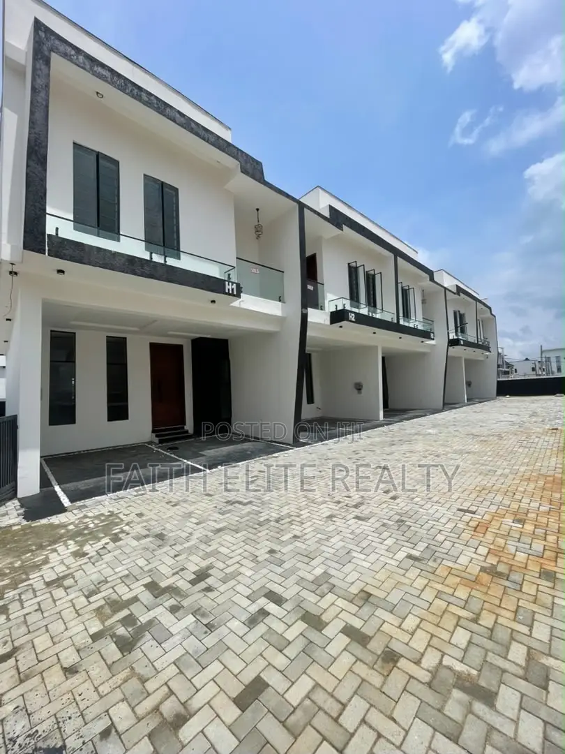4bdrm Duplex in Ikota Gra for rent in Ikota