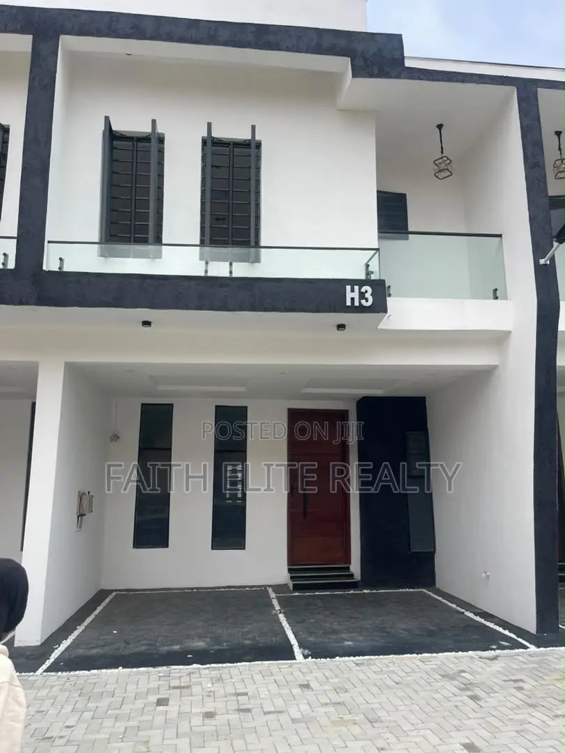 4bdrm Duplex in Ikota Gra for rent in Ikota