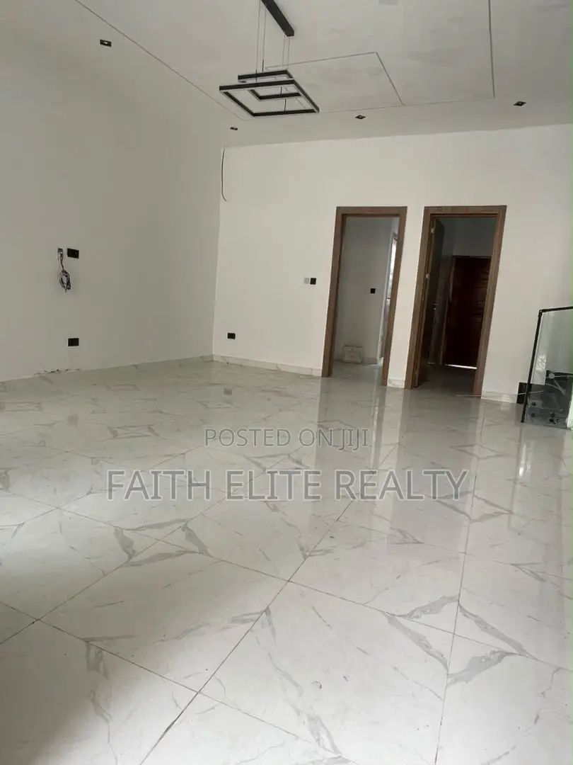 4bdrm Duplex in Ikota Gra for rent in Ikota