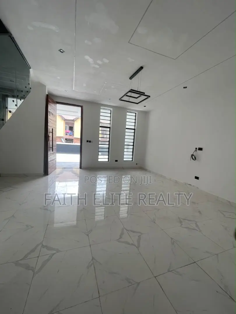 4bdrm Duplex in Ikota Gra for rent in Ikota