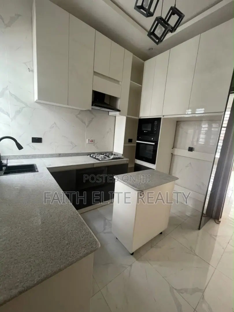 4bdrm Duplex in Ikota Gra for rent in Ikota