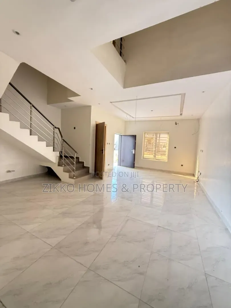 3bdrm Townhouse/Terrace in Eleko for sale in Eleko