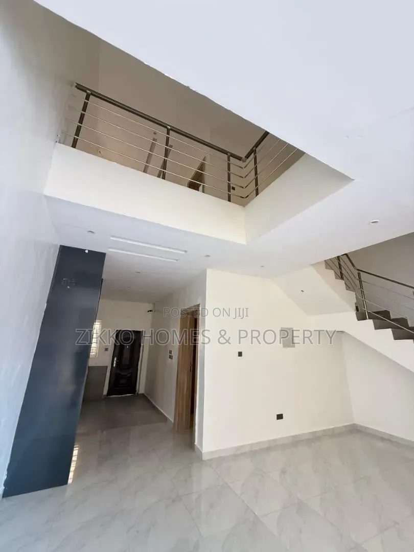 3bdrm Townhouse/Terrace in Eleko for sale in Eleko