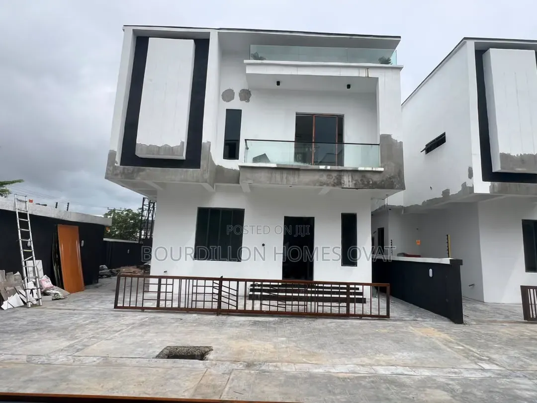 4bdrm Duplex in Jakunde Lekki Lagos for sale in Lekki Expressway