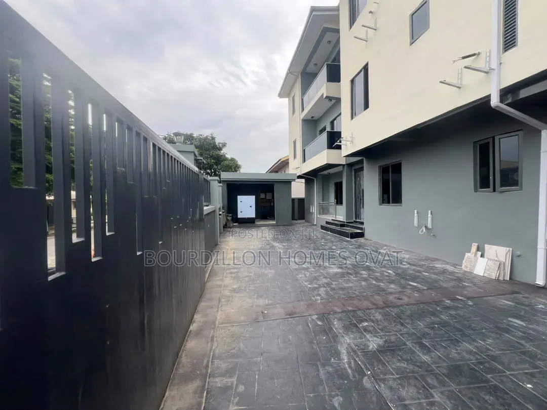 4bdrm Duplex in Lekki Phase 1 for rent in Lekki Phase 1