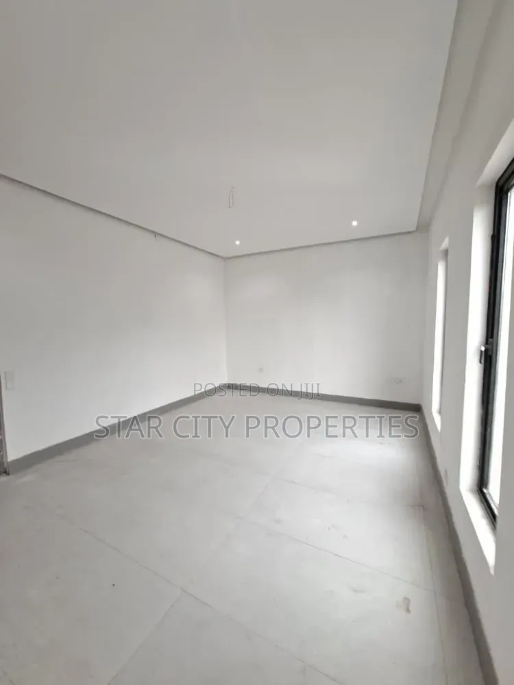 4bdrm House in Osapa London Lagos for sale in Osapa london