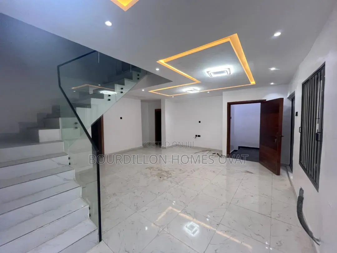 4bdrm Duplex in Lekki Phase 1 for rent in Lekki Phase 1
