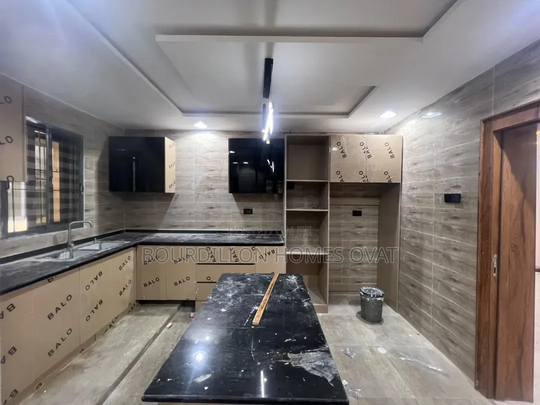 4bdrm Duplex in Lekki Phase 1 for rent in Lekki Phase 1