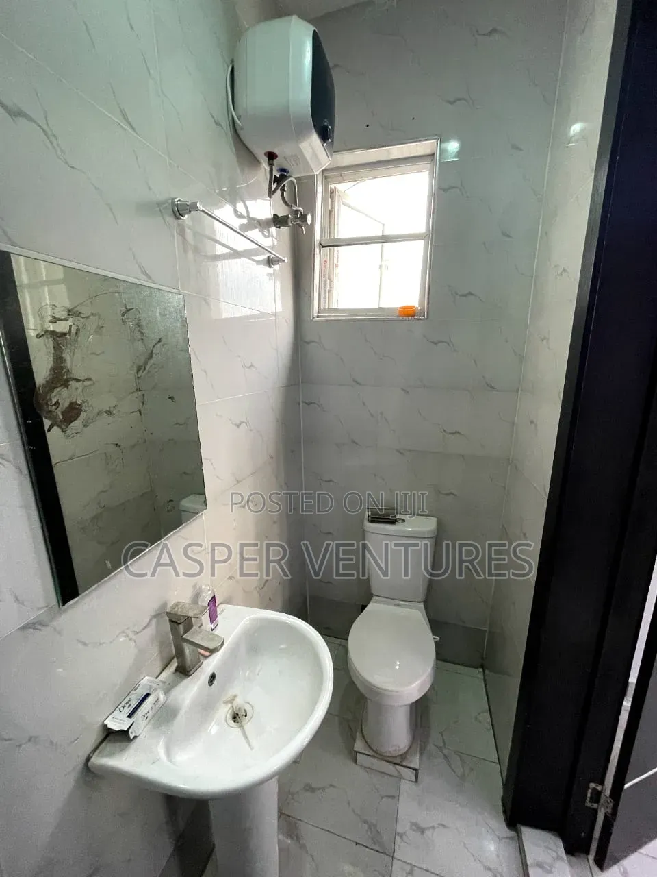 Mini Flat in Off Alpha Beach, Lekki Phase 2 for rent in Lekki Phase 2
