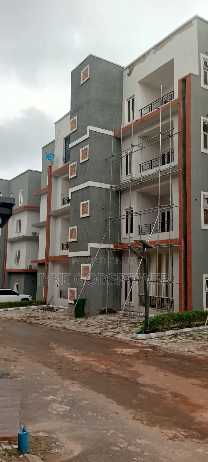 3bdrm Block of Flats in Estate Opp. Games, Durumi for rent in Durumi