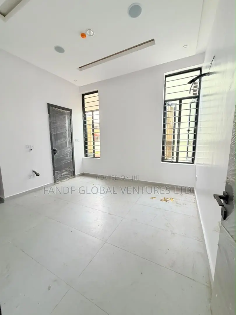 4bdrm Duplex in Omole Phase 2 for sale in Omole Phase 2