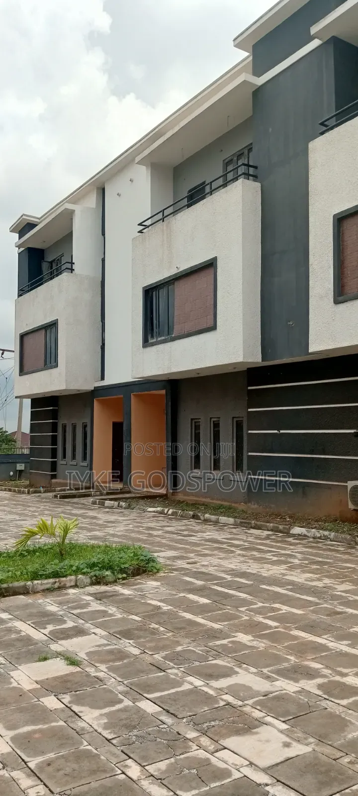 4bdrm Duplex in Kaura for rent in Kaura