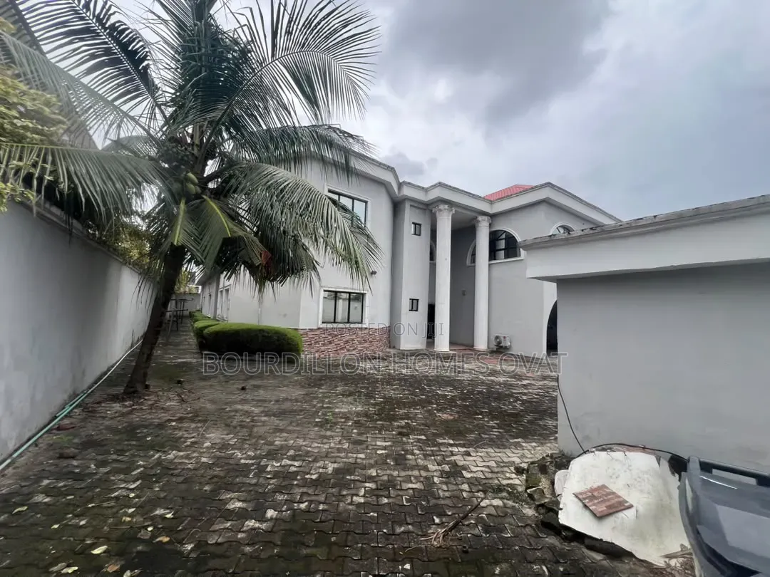 6bdrm Duplex in Chevron Lekki Lagos for sale in Chevron
