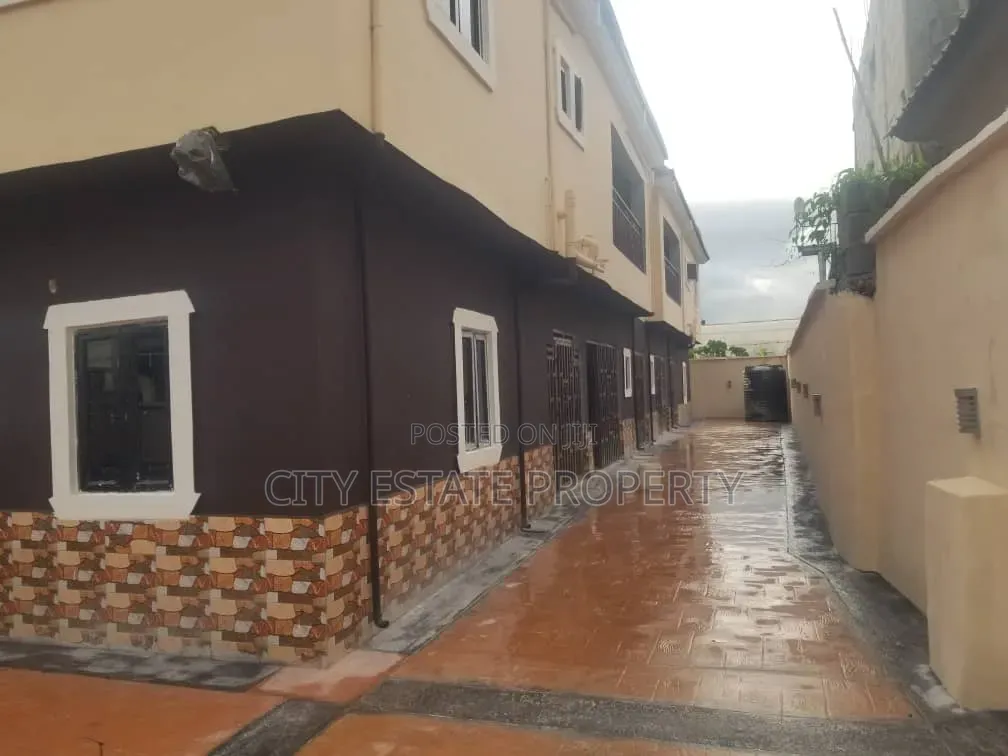 1bdrm Block of Flats in City Estate, Rukpokwu for rent in Rukpokwu