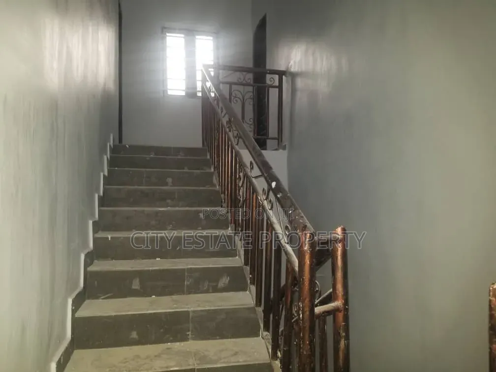 1bdrm Block of Flats in City Estate, Rukpokwu for rent in Rukpokwu
