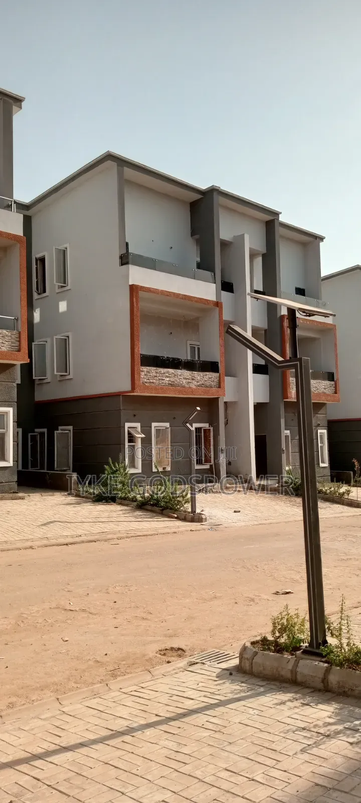 4bdrm Duplex in Kaura for sale in Kaura